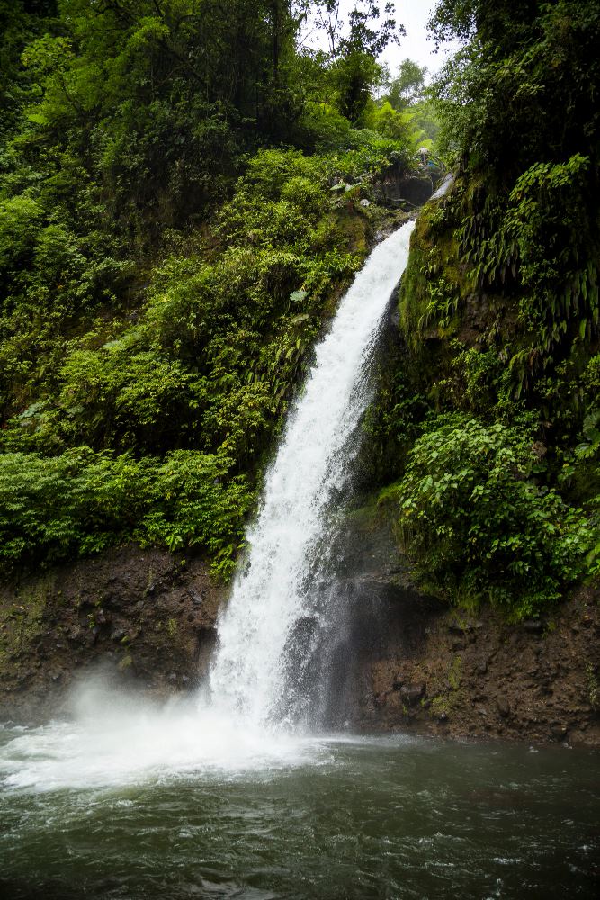 wisata air terjun di lampung