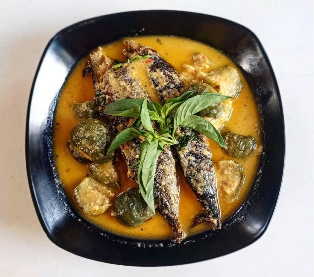 gulai iwa taboh makanan khas lampung